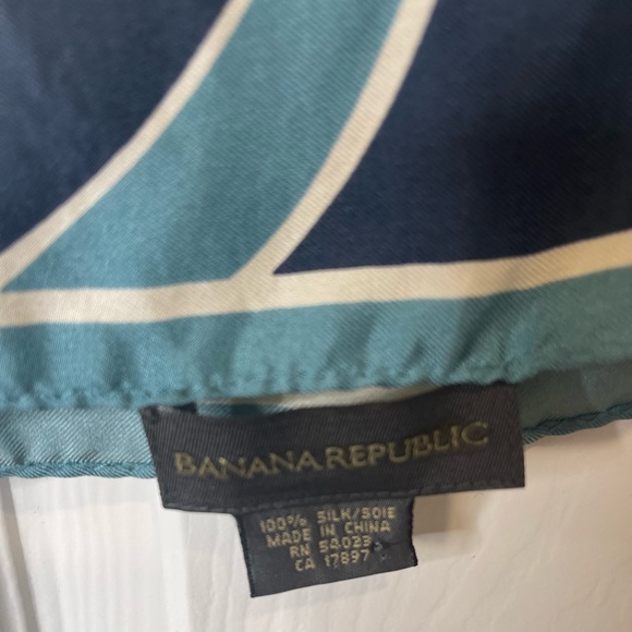 Banana Republic Silk Scarf - Picture 3 of 3